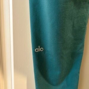 ALO medium knit yoga leggings sage green